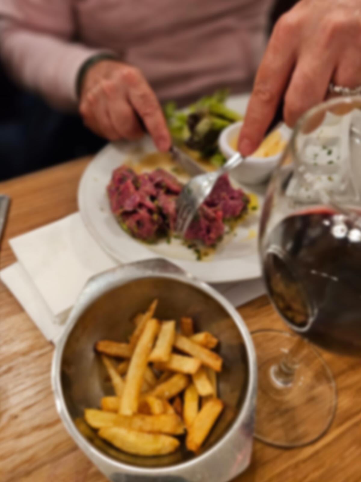 Des frites fraîches maison et des bons plats de brasserie